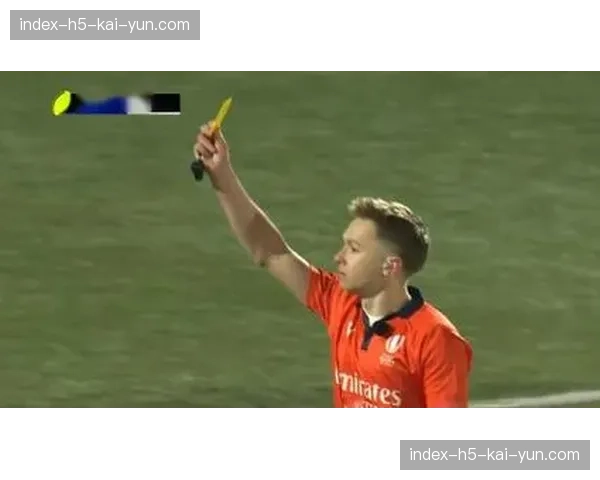 苏格兰队力克英格兰队，充分利用人数优势取得六国锦标赛关键胜利